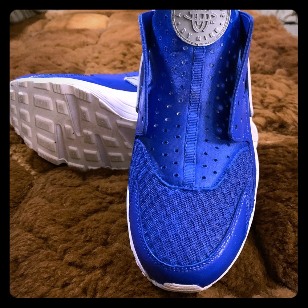 Nike Huaraches...never wore custom blue